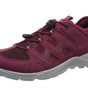 Women's low top walking shoes